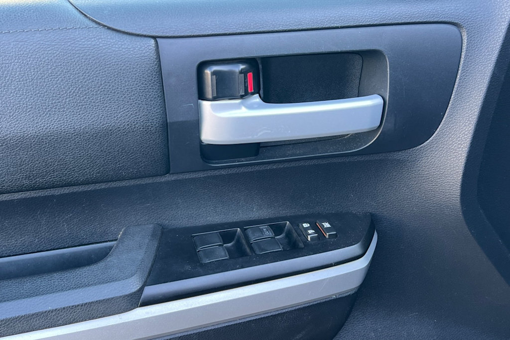 Thumbnail: 2016 Toyota Tundra - 22