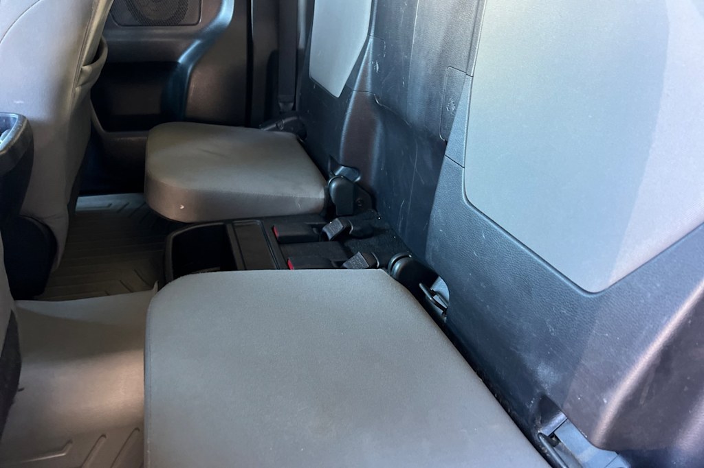 Thumbnail: 2016 Toyota Tacoma - 11