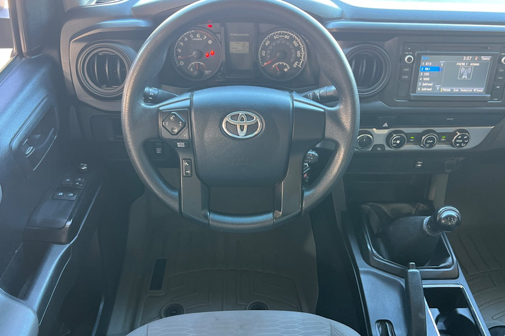 Thumbnail: 2016 Toyota Tacoma - 12