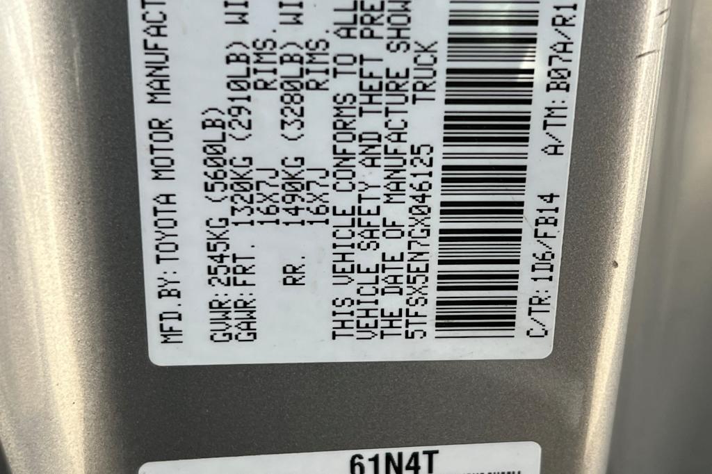 Thumbnail: 2016 Toyota Tacoma - 17