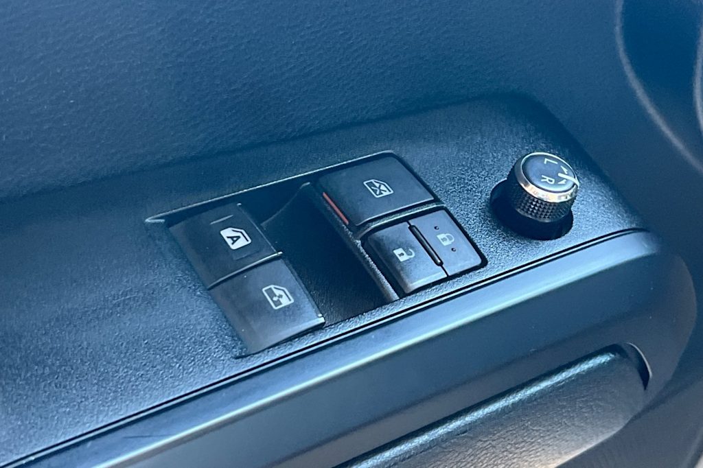 Thumbnail: 2016 Toyota Tacoma - 23