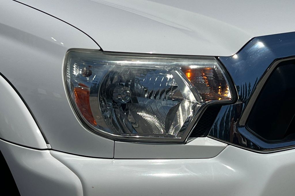 Thumbnail: 2014 Toyota Tacoma - 32