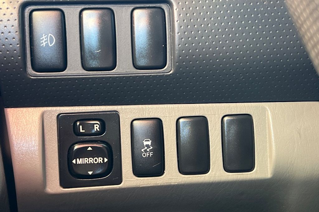 Thumbnail: 2014 Toyota Tacoma - 31