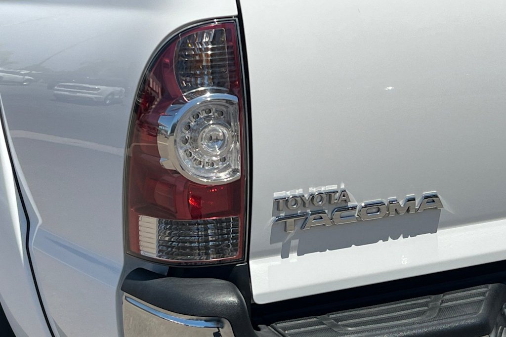 Thumbnail: 2014 Toyota Tacoma - 33