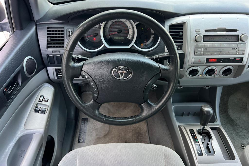 Thumbnail: 2011 Toyota Tacoma - 10