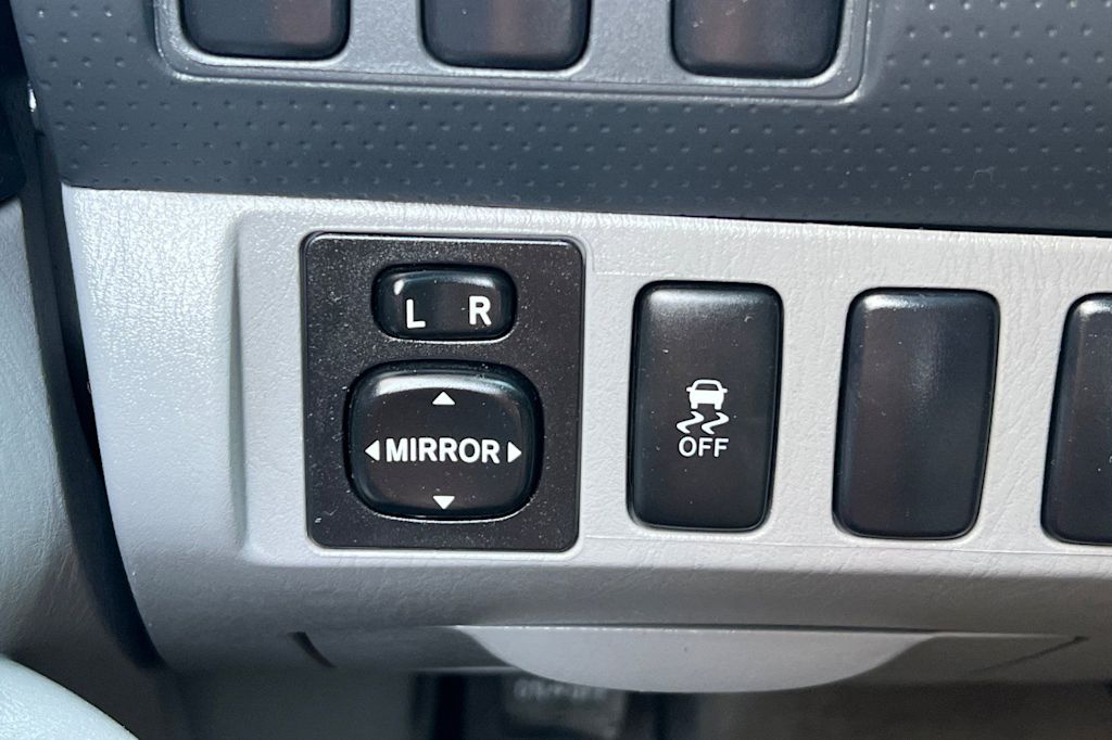 Thumbnail: 2011 Toyota Tacoma - 31