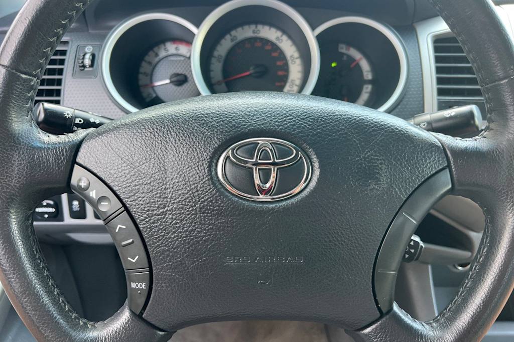 Thumbnail: 2011 Toyota Tacoma - 28