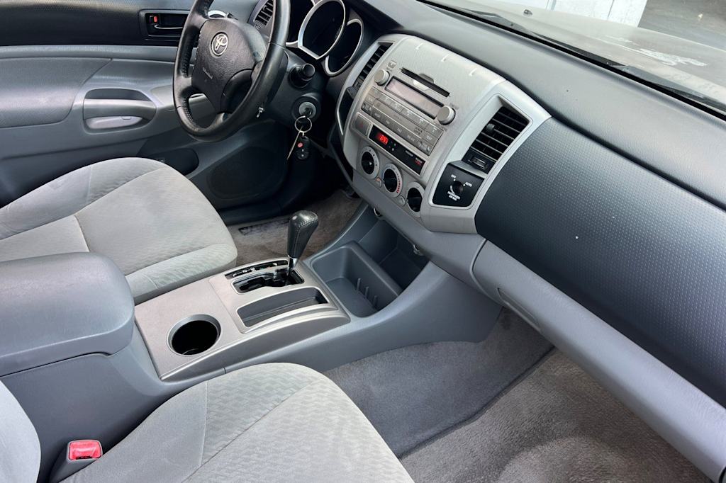 Thumbnail: 2011 Toyota Tacoma - 11
