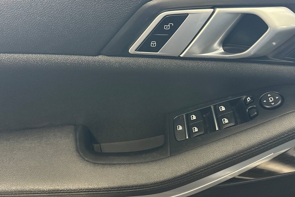 Thumbnail: 2020 BMW X5 - 20