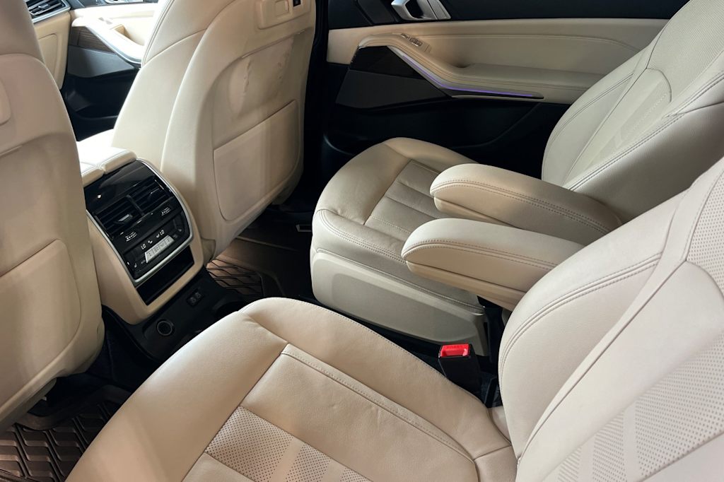 Thumbnail: 2021 BMW X7 - 12