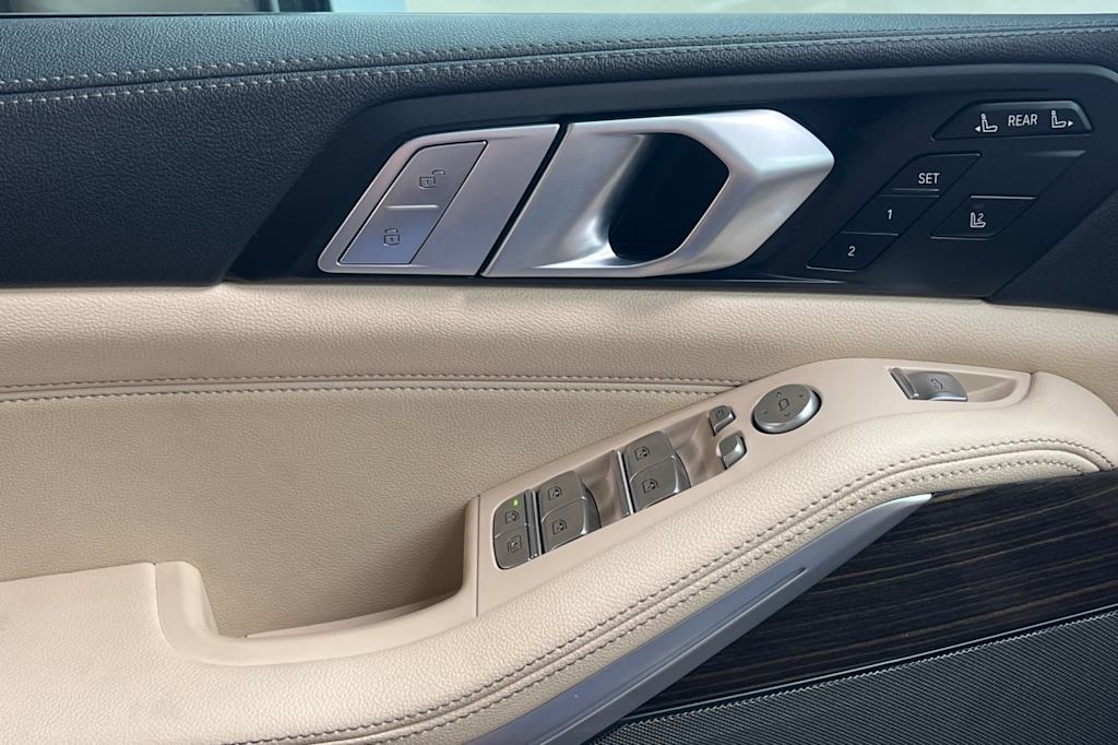 Thumbnail: 2021 BMW X7 - 23