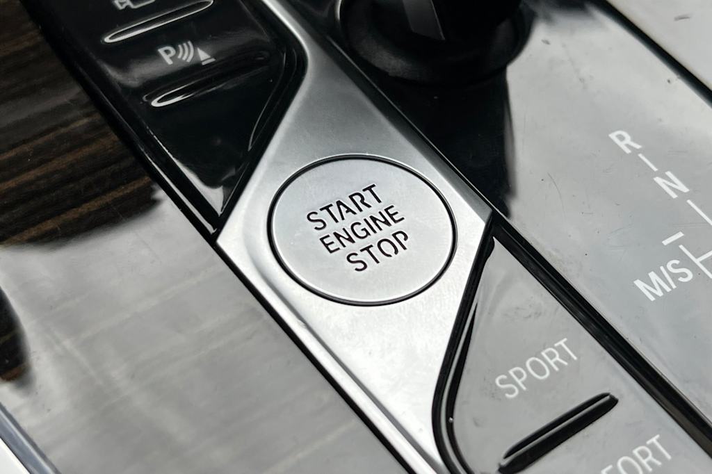 Thumbnail: 2021 BMW X7 - 28