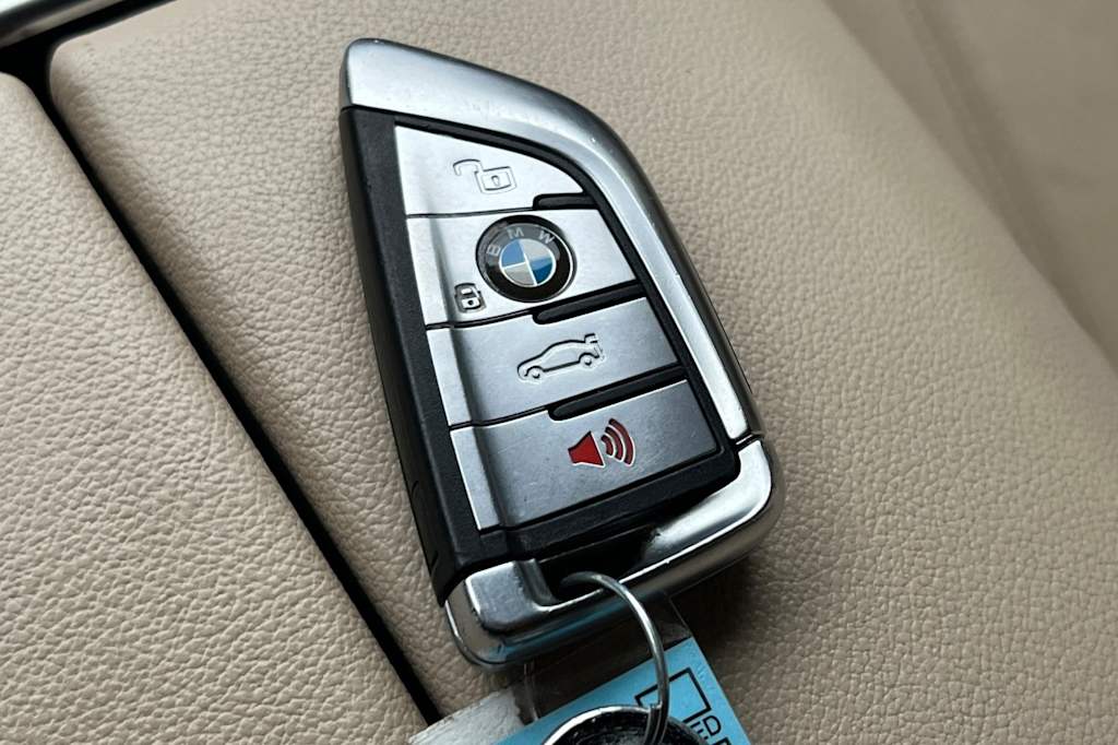 Thumbnail: 2021 BMW X7 - 17