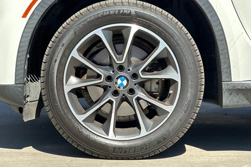 Thumbnail: 2017 BMW X5 - 8