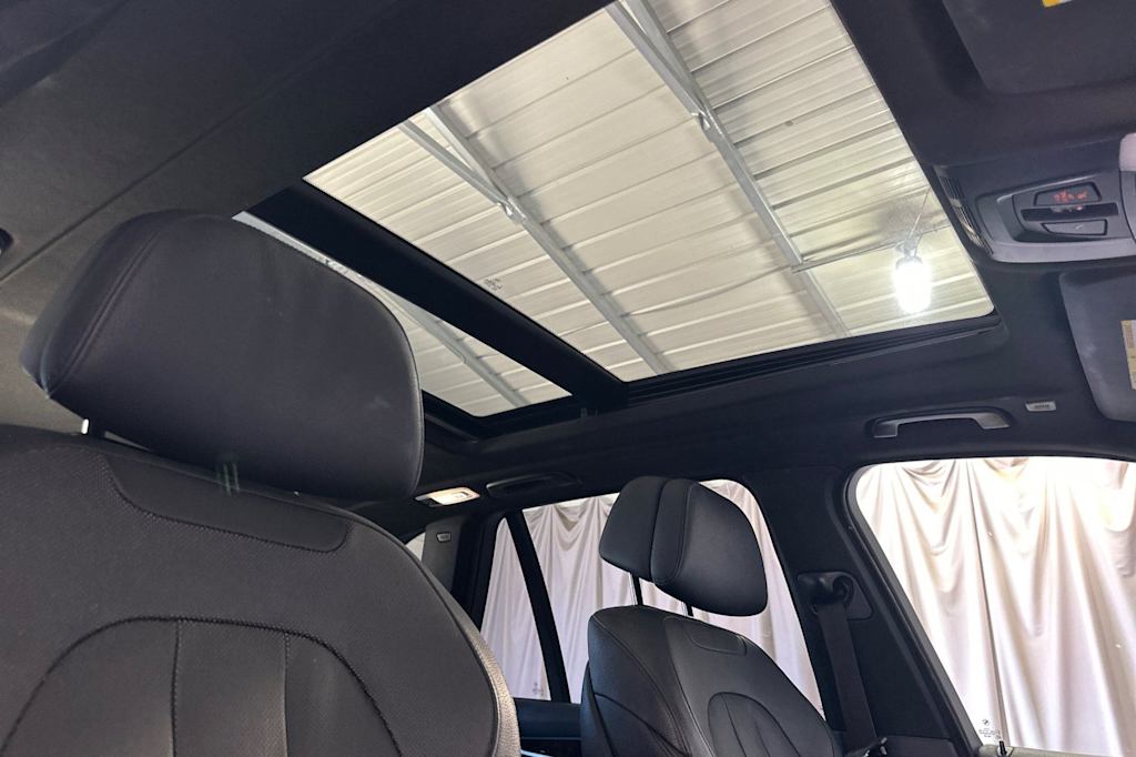 Thumbnail: 2017 BMW X5 - 23
