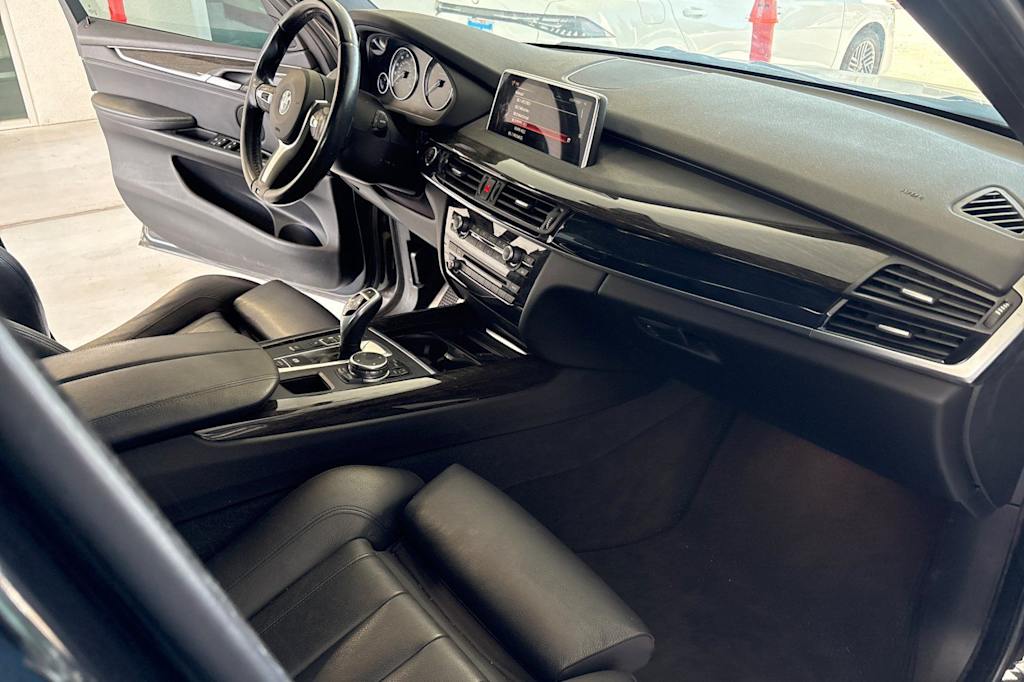 Thumbnail: 2016 BMW X5 - 12