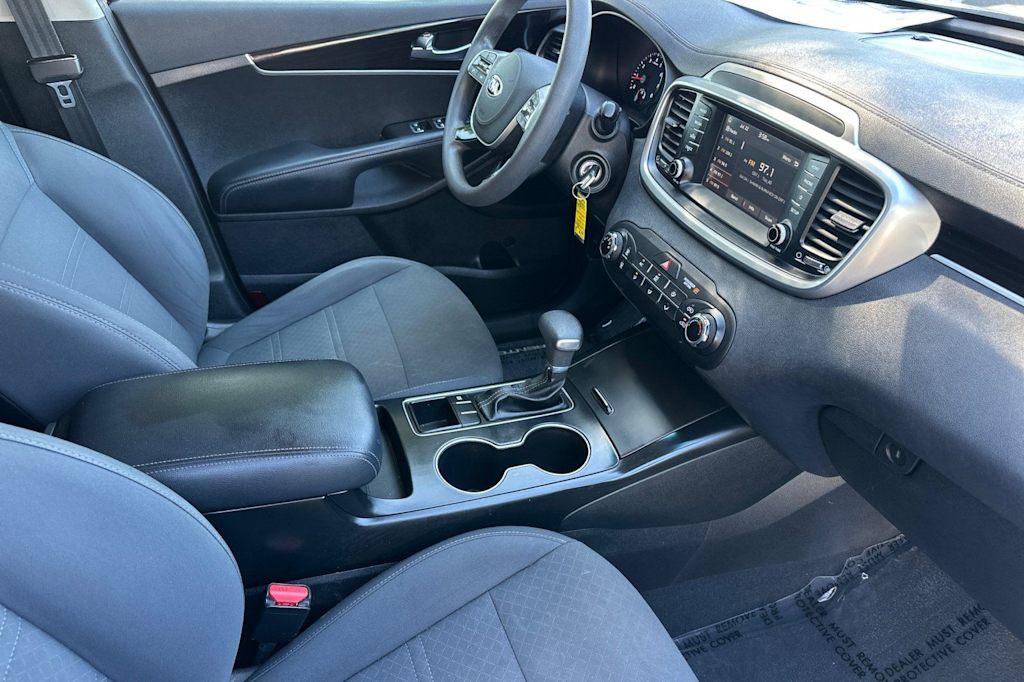 Thumbnail: 2020 Kia Sorento - 12