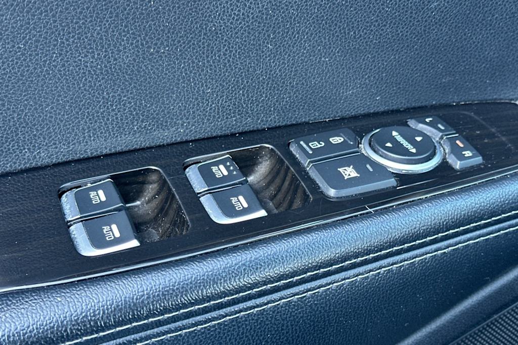 2019 Kia Sorento LX 24