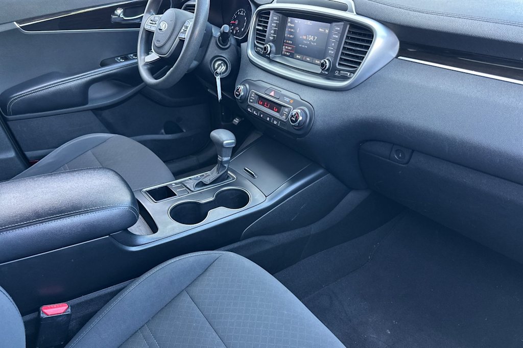 2019 Kia Sorento LX 13