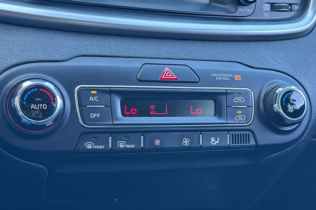 2019 Kia Sorento LX 26