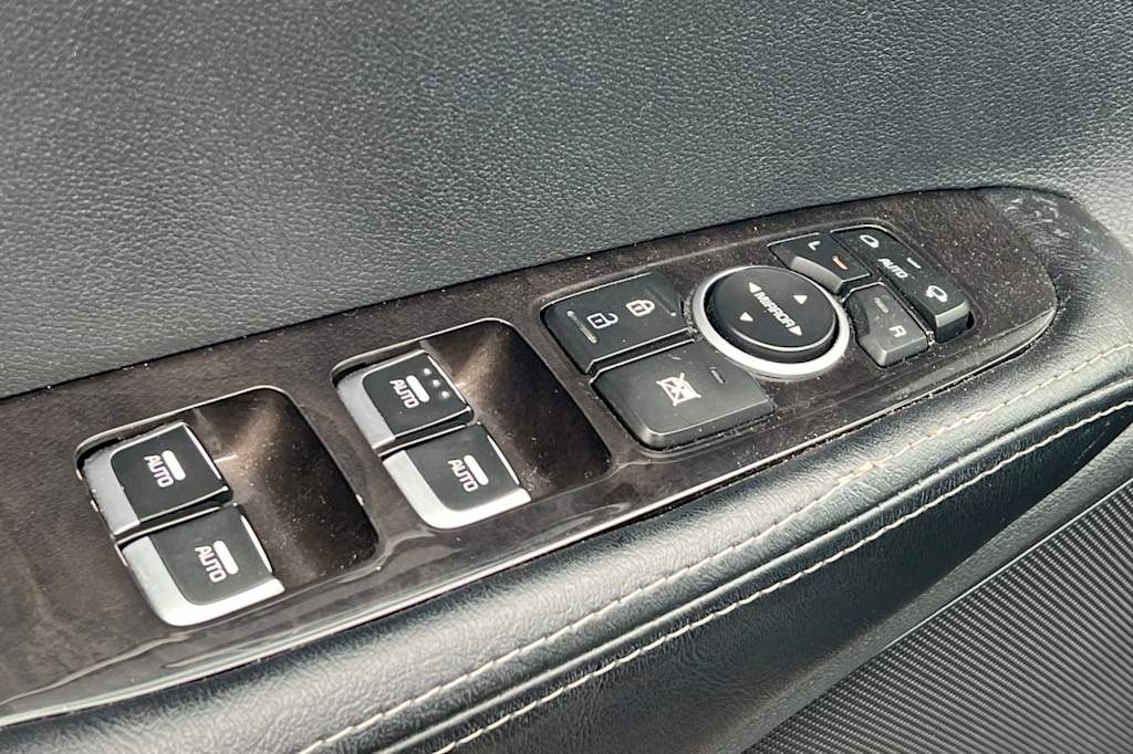 Thumbnail: 2018 Kia Sorento - 25