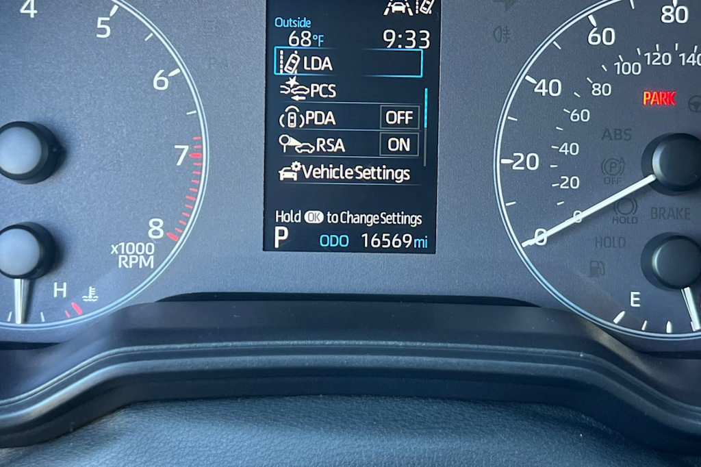 Thumbnail: 2025 Toyota Corolla - 16