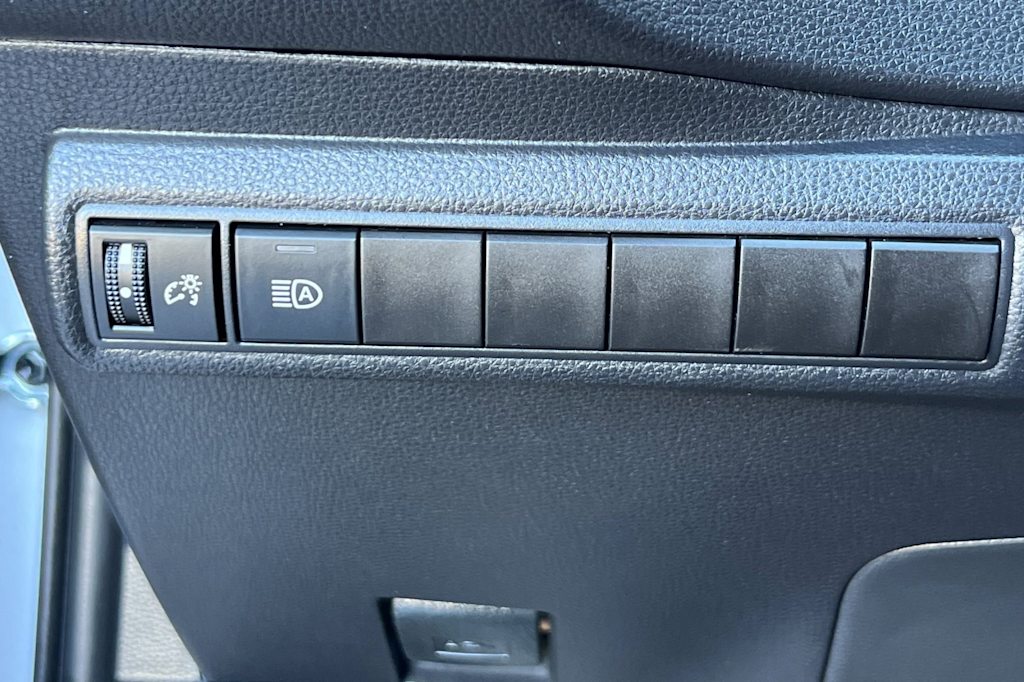 Thumbnail: 2025 Toyota Corolla - 31