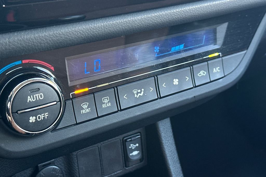 Thumbnail: 2016 Toyota Corolla - 24