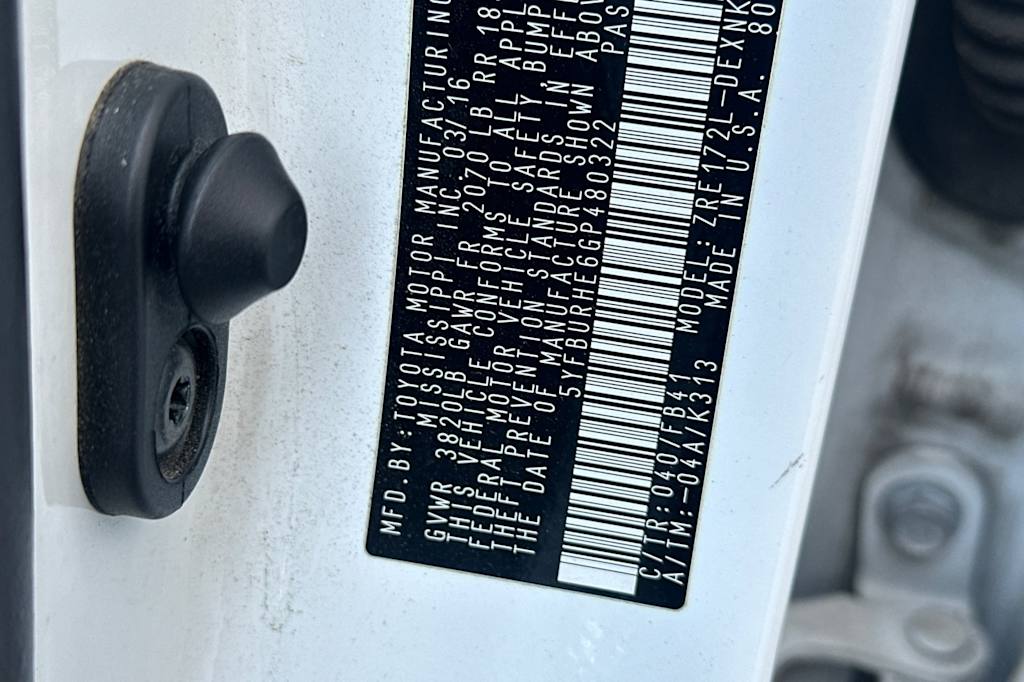 Thumbnail: 2016 Toyota Corolla - 16