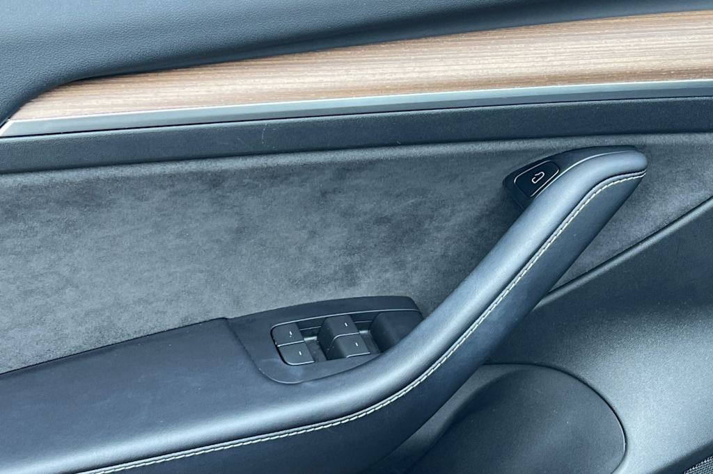 Thumbnail: 2023 Tesla Model 3 - 19