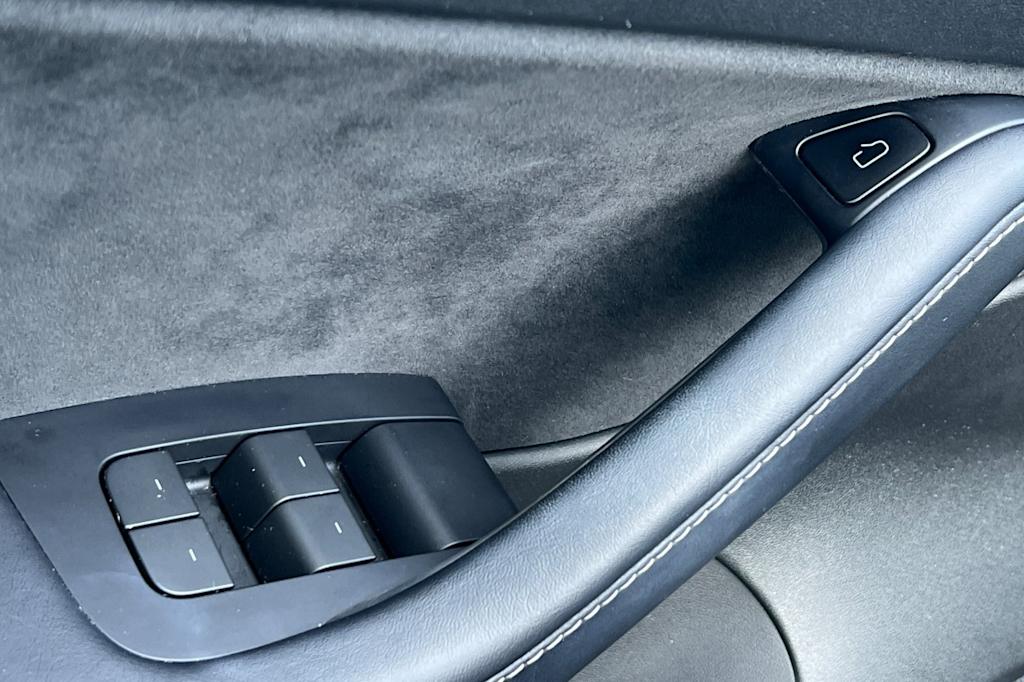 Thumbnail: 2023 Tesla Model 3 - 20