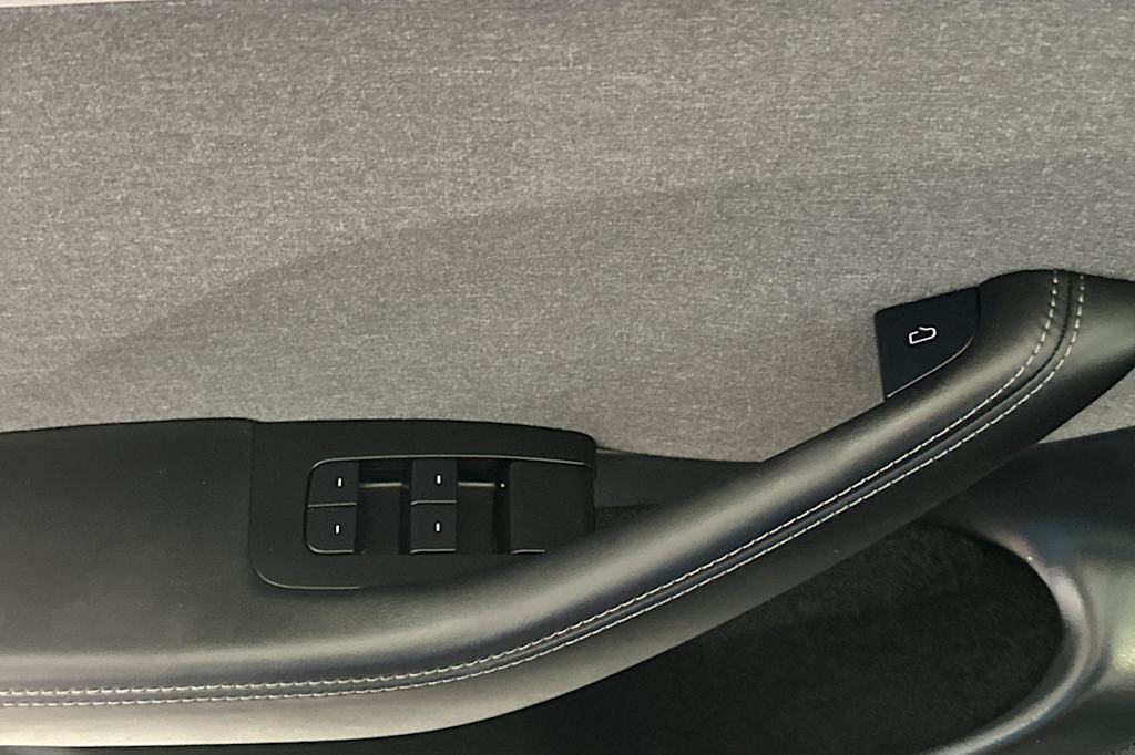 Thumbnail: 2025 Tesla Model 3 - 19