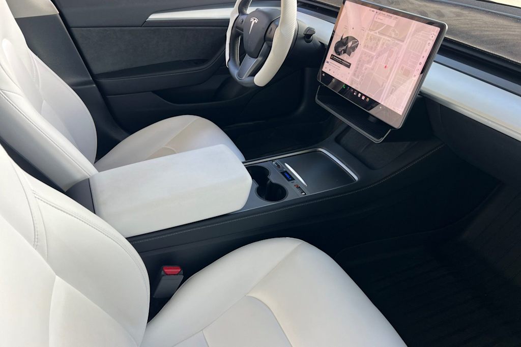 Thumbnail: 2023 Tesla Model 3 - 11
