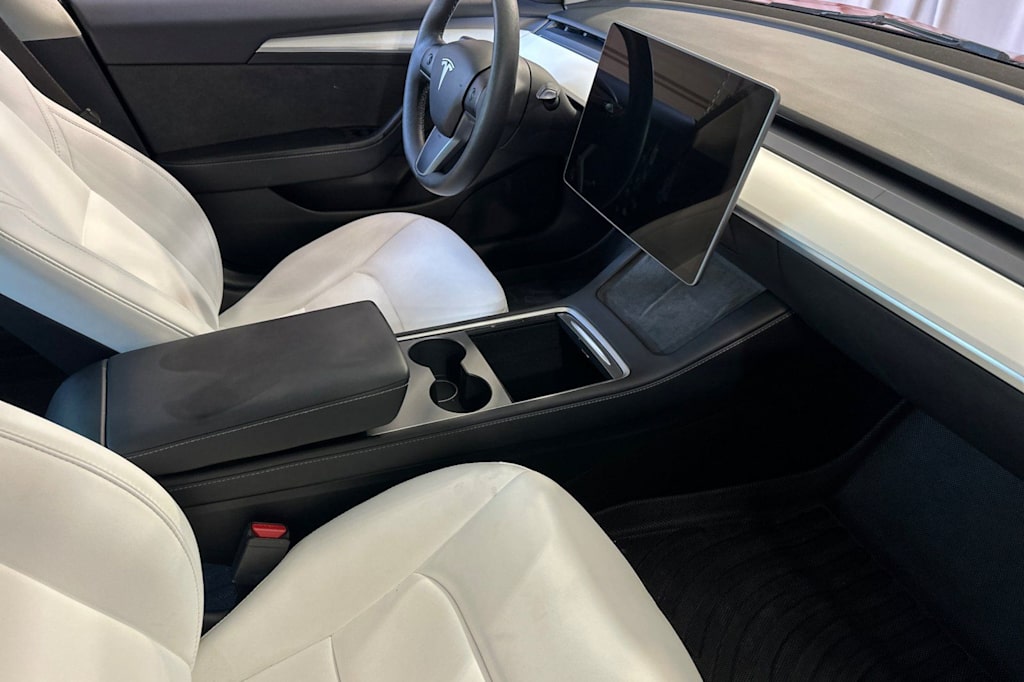 Thumbnail: 2023 Tesla Model 3 - 11