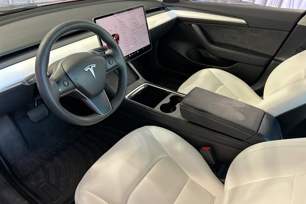 Thumbnail: 2023 Tesla Model 3 - 10