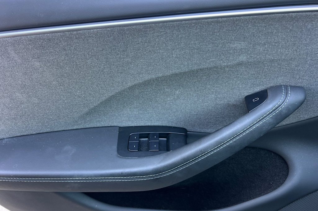 Thumbnail: 2025 Tesla Model 3 - 21