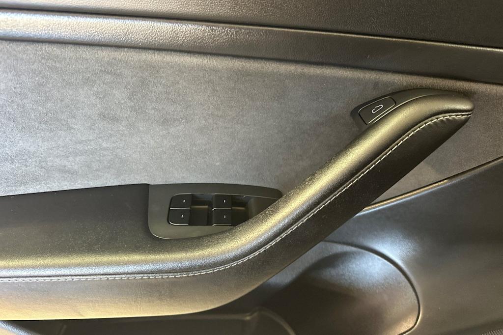 Thumbnail: 2021 Tesla Model 3 - 20