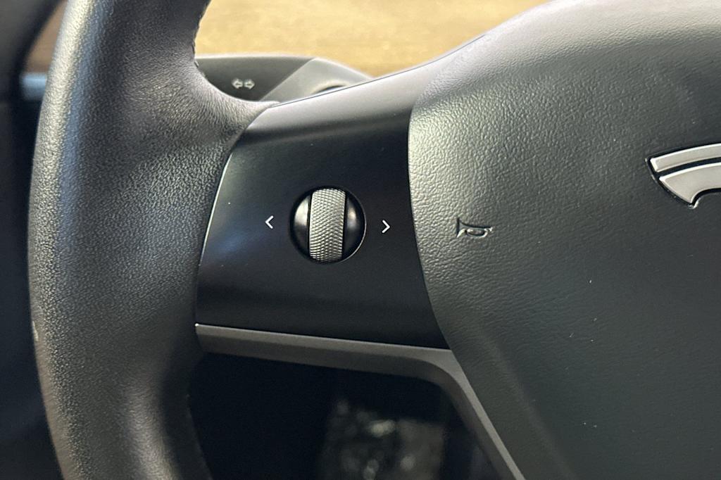 Thumbnail: 2021 Tesla Model 3 - 31