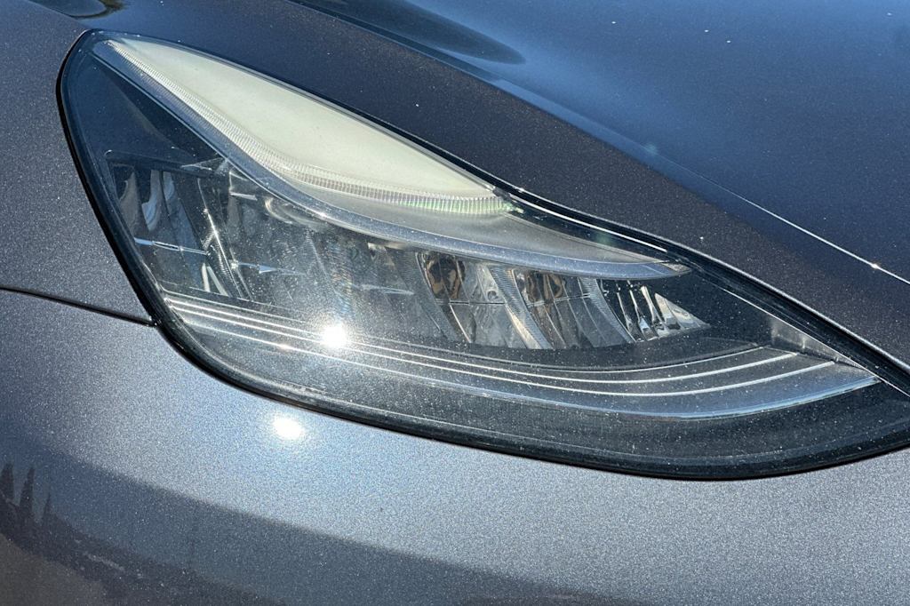 Thumbnail: 2021 Tesla Model 3 - 32