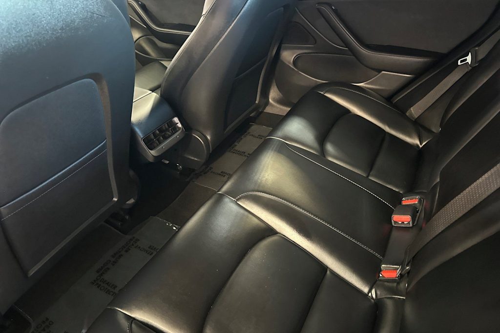 Thumbnail: 2021 Tesla Model 3 - 11