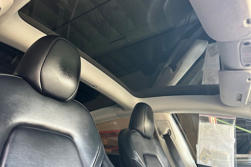 Thumbnail: 2023 Tesla Model 3 - 21