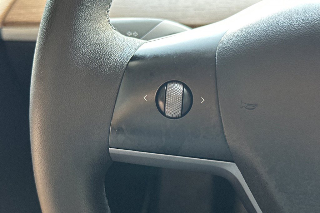 Thumbnail: 2023 Tesla Model 3 - 29