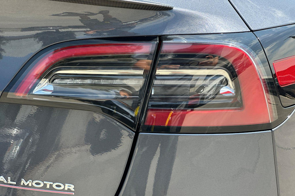 Thumbnail: 2023 Tesla Model 3 - 32