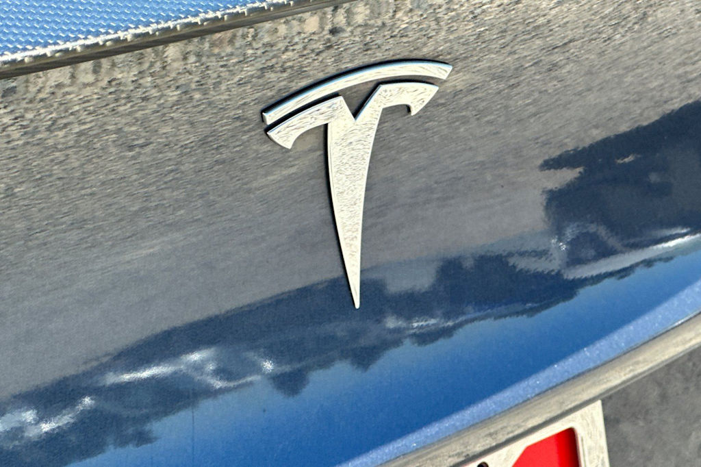 Thumbnail: 2023 Tesla Model 3 - 7