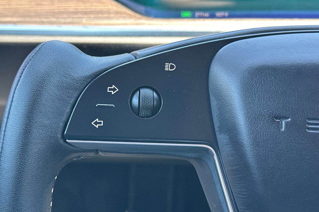 Thumbnail: 2022 Tesla Model S - 29