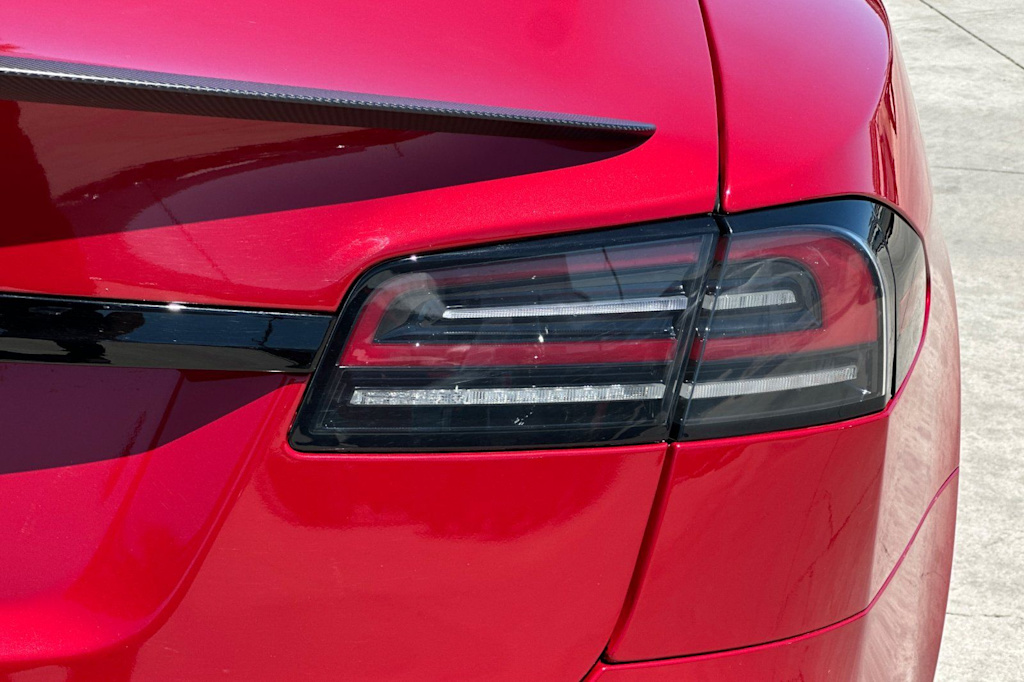 Thumbnail: 2022 Tesla Model S - 32