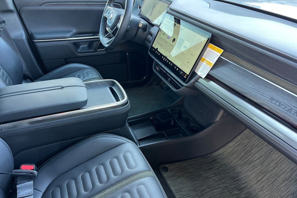 Thumbnail: 2023 Rivian R1T - 9