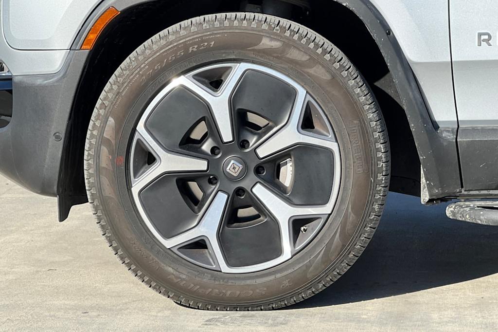 Thumbnail: 2023 Rivian R1T - 7