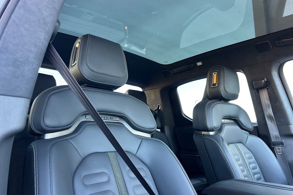 Thumbnail: 2023 Rivian R1T - 21