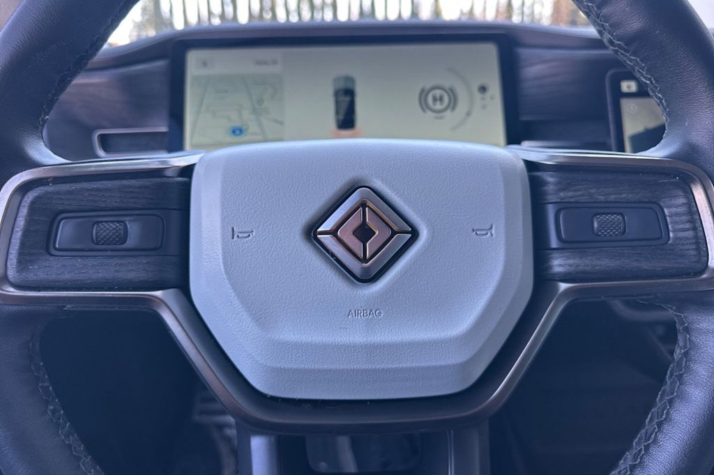 Thumbnail: 2023 Rivian R1S - 30